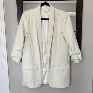 Relaxed Fit Cream Blazer. Gathered Sleeves.